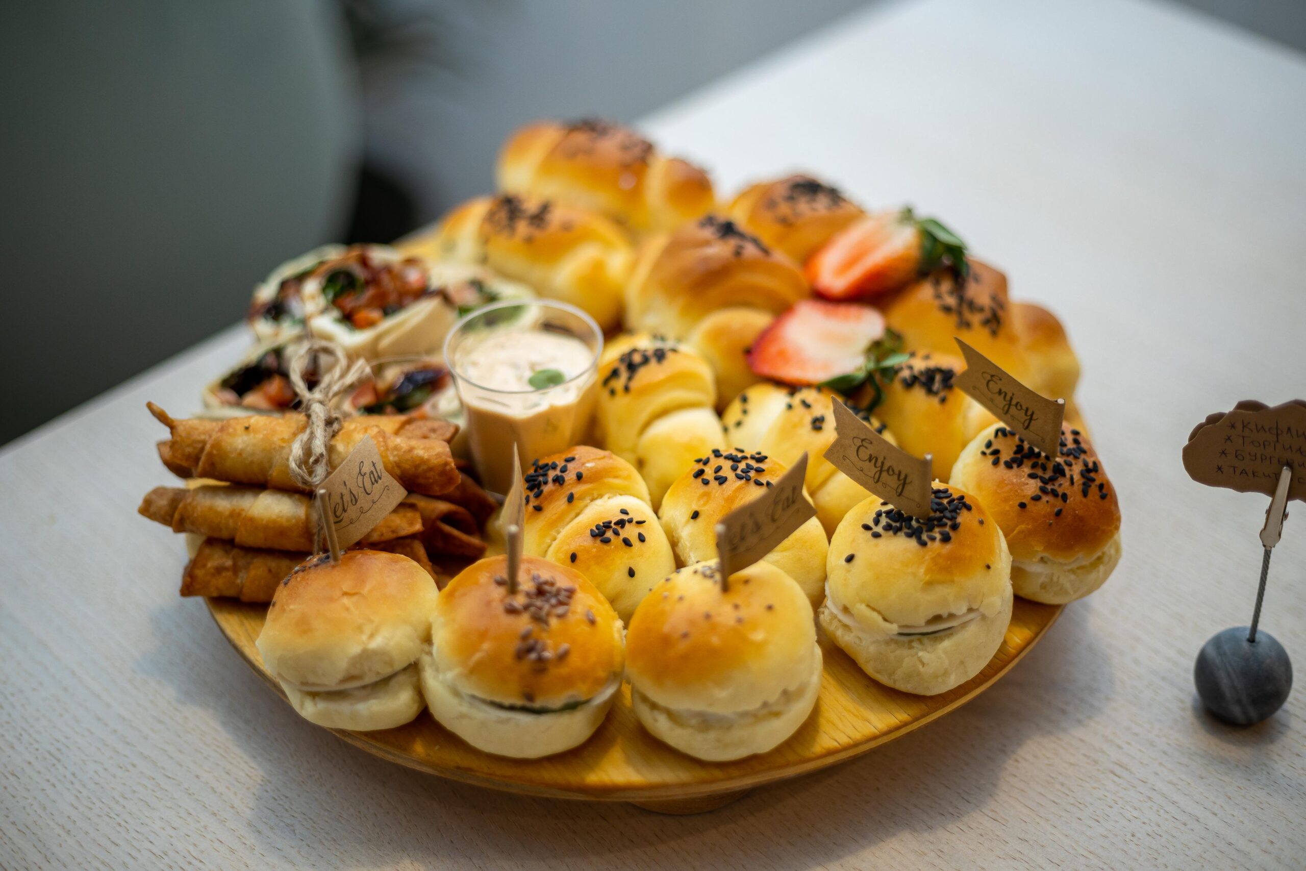 Drvo, postavka, ketering, rodjendan, serviranje, pakovanje